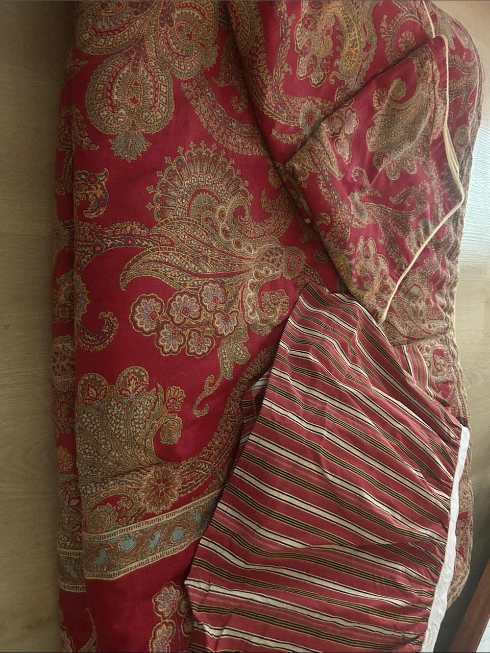CHAPS Juliette 4 piece QUEEN COMFORTER SET Red Paisley